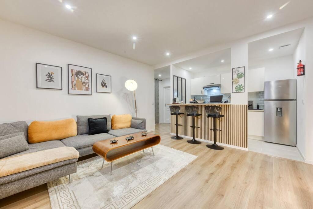 Apartment 1 Minute Du Metro Ligne 11 Emplacement Ideal Noisy-le-Sec